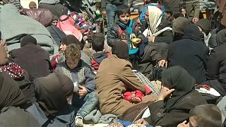 Milhares de civis fogem dos combates na Síria