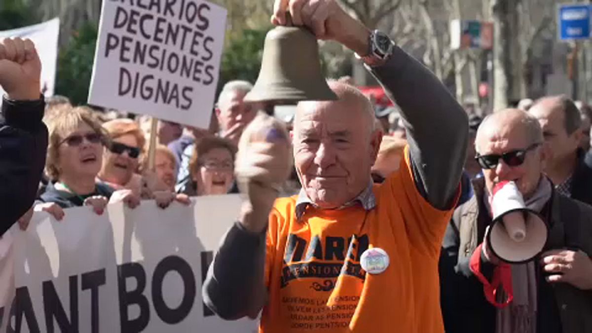 Emelésért tüntettek a spanyol nyugdíjasok