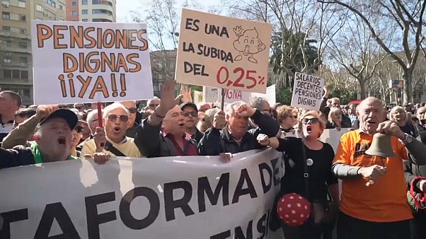 İspanyol emeklilerden hükümete tepki İspanyol emeklilerden hükümete tepki