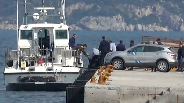 Ege'de göçmen faciası: Cesetler Sisam Adası'na taşındı Ege'de göçmen faciası: Cesetler Sisam Adası'na taşındı