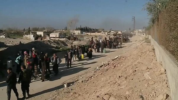 L'esodo dei siriani in fuga dalla guerra L'esodo dei siriani in fuga dalla guerra