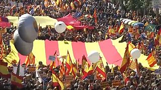 Multitudinaria marcha en Barcelona contra la independencia de Cataluña