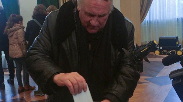 Ο Ζεράρ Ντεπαρντιέ ψήφισε στις ρωσικές εκλογές Ο Ζεράρ Ντεπαρντιέ ψήφισε στις ρωσικές εκλογές