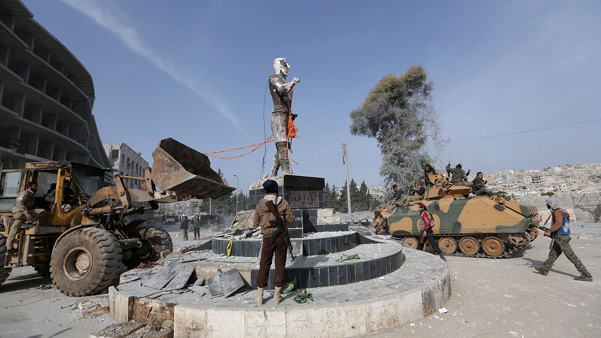 Rebeldes sírios e exército turco assumem controlo de Afrin