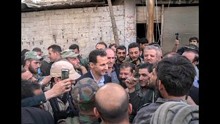 Assad remercie les "héros de l'armée arabe syrienne" d'avoir "sauvé" Damas