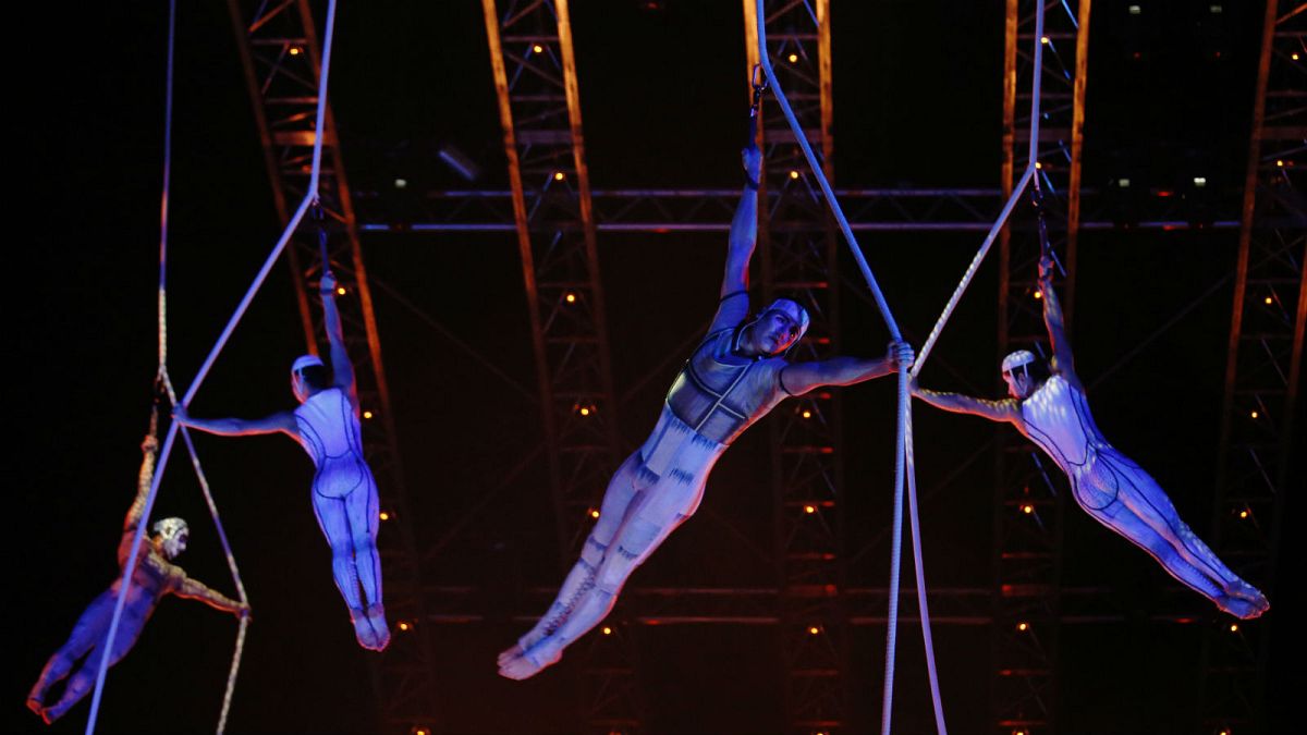 Cirque du Soleil acrobat dies after mid-performance fall
