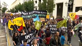 A rasszizmus ellen tüntettek menedékkérők Athénban a hajótragédia után