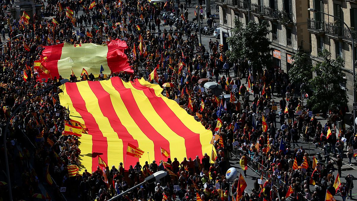 Thousands march in Barcelona for Spanish unity