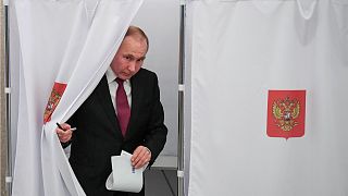 بوتين يشكر مؤيديه على إعادة انتخابه والمعارضة تتهم