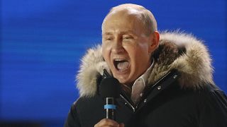 Putin vence eleições com mais de 75% dos votos