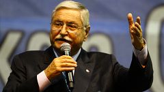 Eski Bakan Hasan Celal Güzel hayatını kaybetti