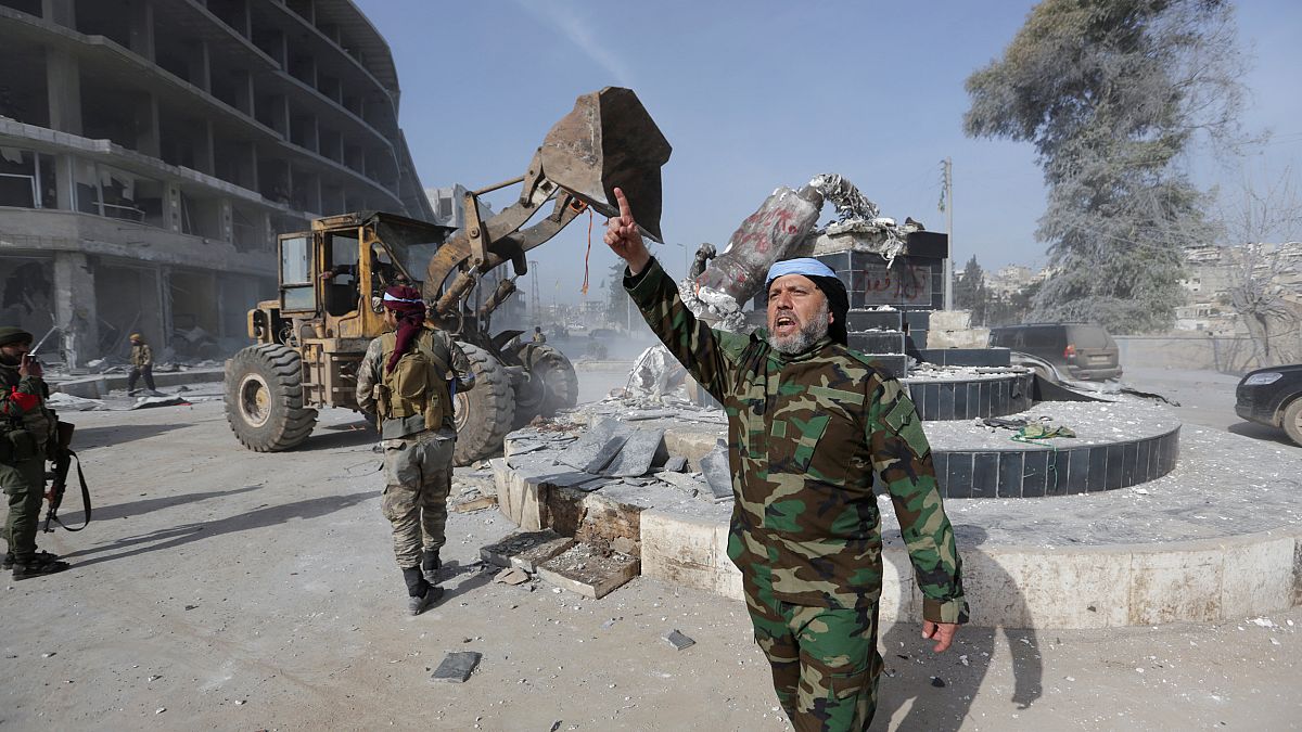 Afrin: Denkmäler zerstört, Häuser geplündert