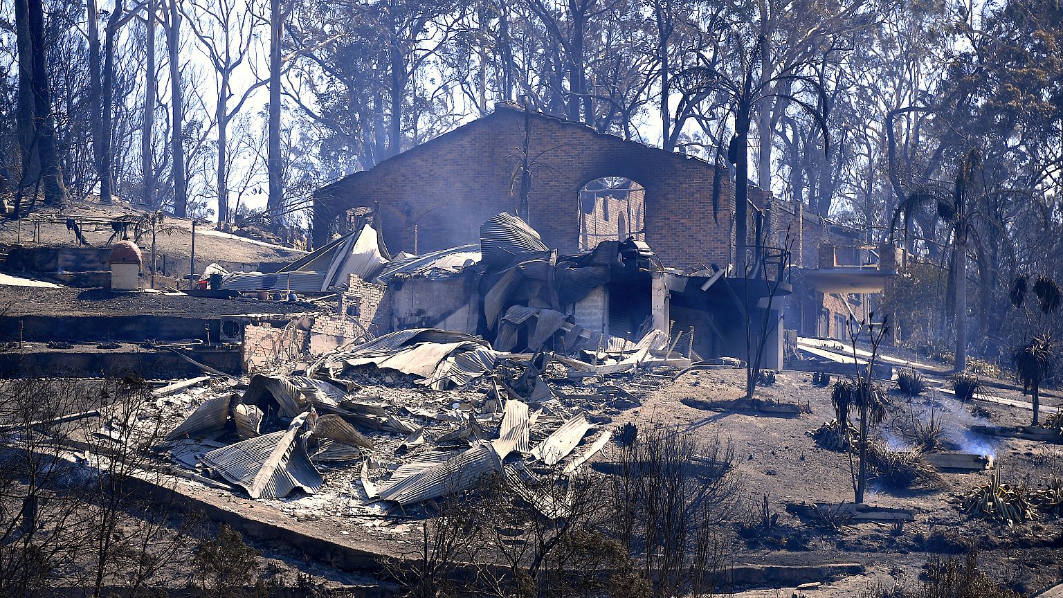 Buschfeuer zerstören zahlreiche Häuser in Australien