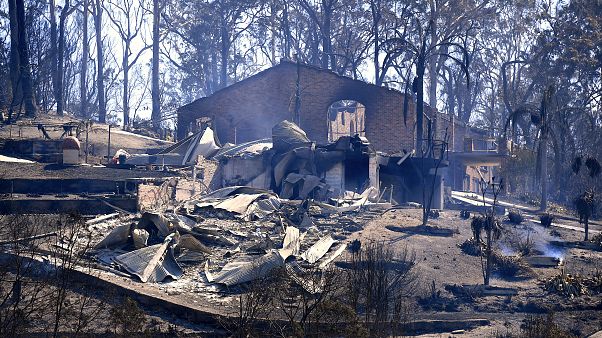 Buschfeuer zerstören zahlreiche Häuser in Australien Buschfeuer zerstören zahlreiche Häuser in Australien