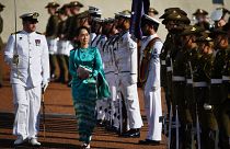 Аун Сан Су Чжи встречают в Австралии 