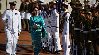 Аун Сан Су Чжи встречают в Австралии