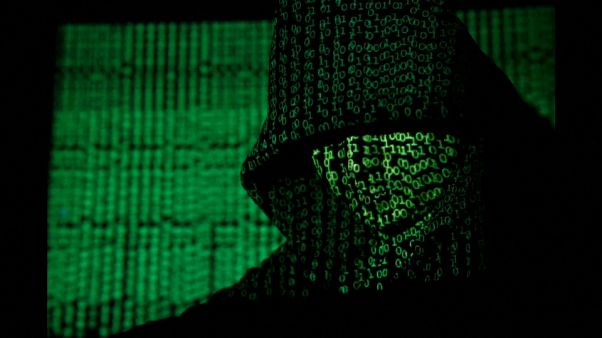 Guerra della Francia al razzismo sul web Guerra della Francia al razzismo sul web