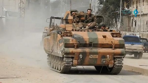Turquia estende ofensiva na Síria e admite entrar no Iraque Turquia estende ofensiva na Síria e admite entrar no Iraque