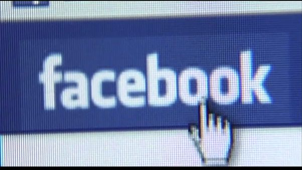 Scandalo Facebook, parla la giornalista che ha sollevato il caso Scandalo Facebook, parla la giornalista che ha sollevato il caso