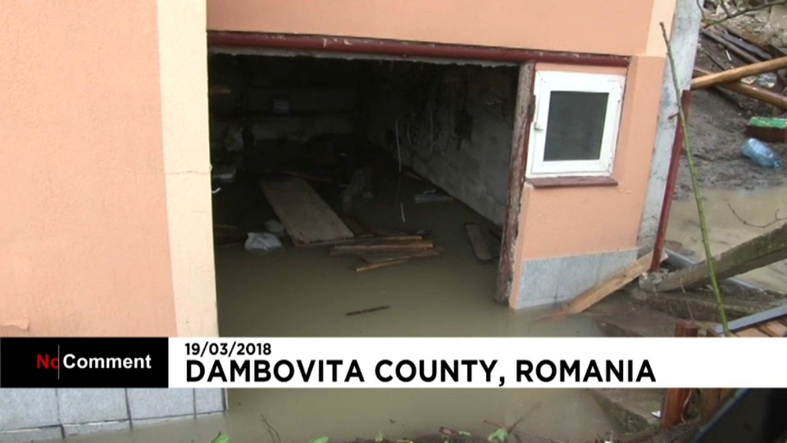Derrocada destruiu dezenas de casas na Roménia
