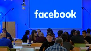 Facebook hisseleri veri skandalının ardından çakıldı