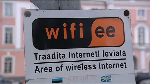 Wifi gratis in tutta Europa: lanciato il bando della Commissione UE Wifi gratis in tutta Europa: lanciato il bando della Commissione UE