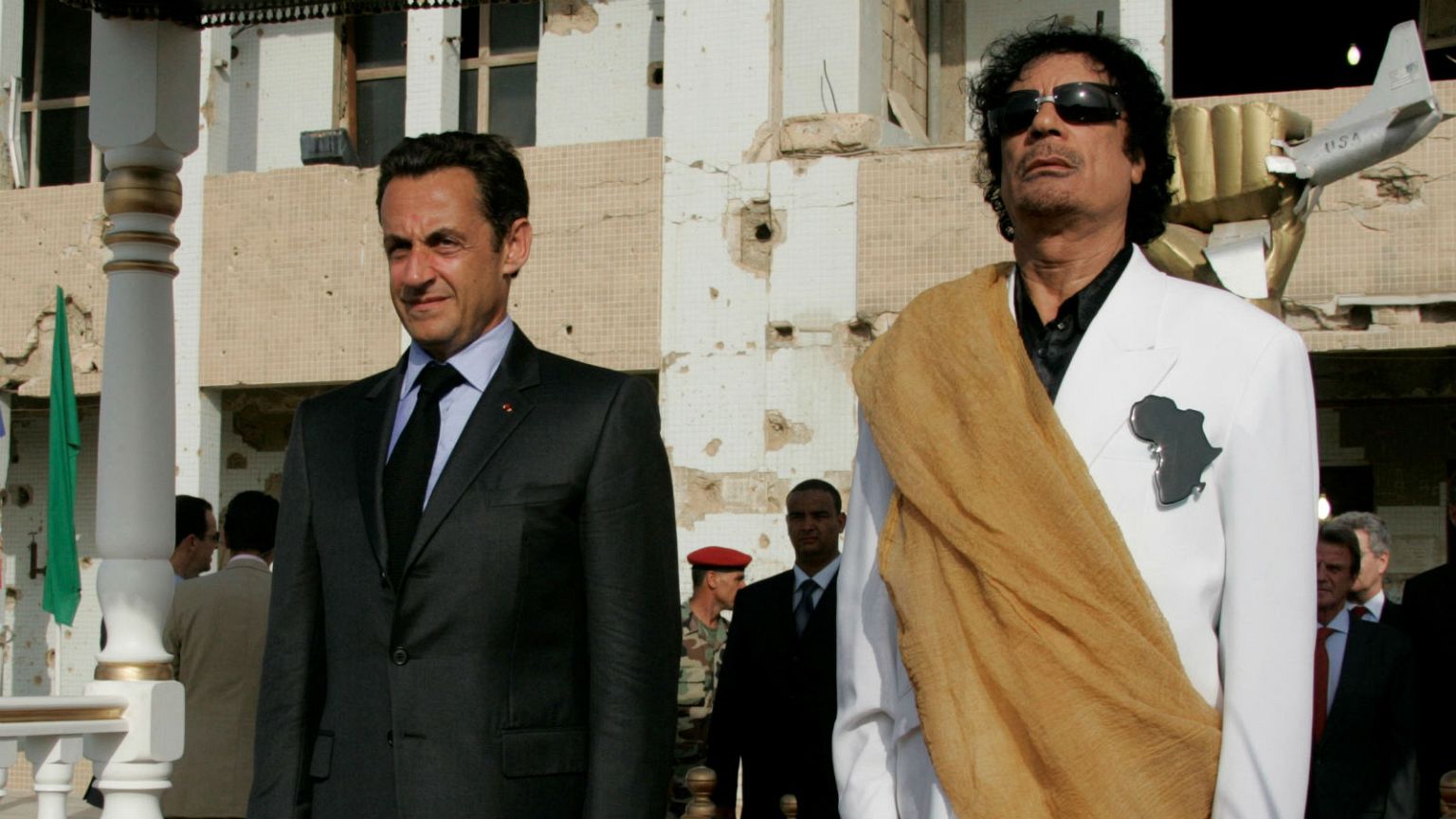 Libya's President Muammar Gaddafi (R) and his counterpart from France Nicol