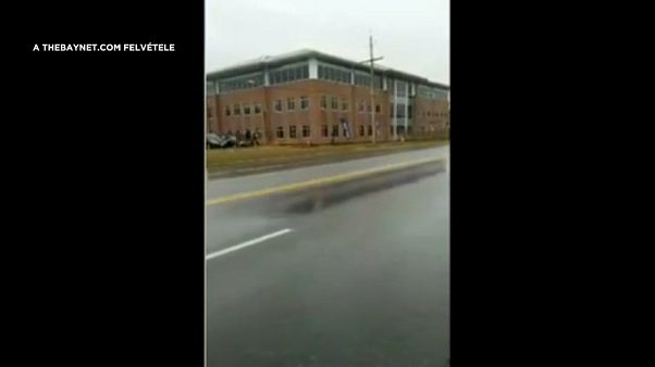 Iskolai lövöldözés Washington közelében Iskolai lövöldözés Washington közelében