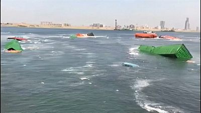 Pakistan'ın Karaçi Limanı'nda iki yük gemisi çarpıştı