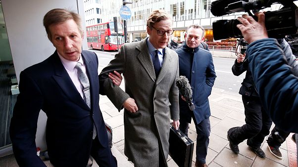 Nach Datenskandal: Cambridge Analytica suspendiert Chef Nach Datenskandal: Cambridge Analytica suspendiert Chef
