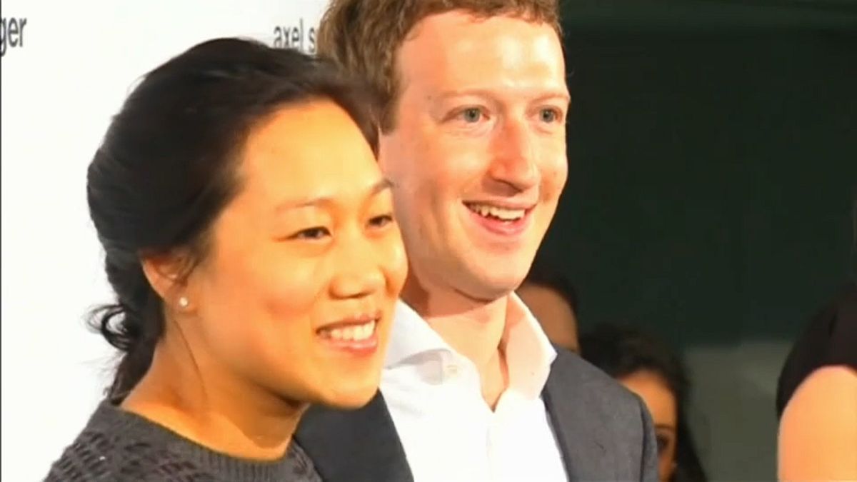 Mark Zuckerberg con la moglie