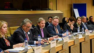  رئيس سلطة المياه مازن غنيم  مع المفوض الأوروبي جون هانز