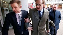 Scandalo Facebook: Cambridge Analytica sospende il suo presidente