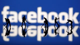 Βρετανοί βουλευτές καλούν τον επικεφαλής του Facebook