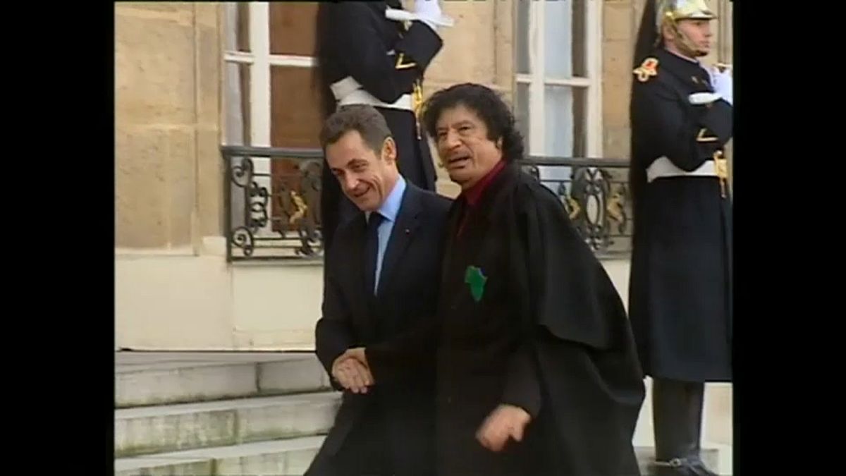 Саркози по-прежнему на допросе в Нантере