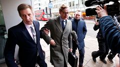 Presidente da Cambridge Analytica afastado