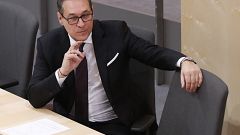 Αυστρία: "Φιάσκο" τα περί παρακολούθησης με “κοριούς” του αντικαγκελάριου!
