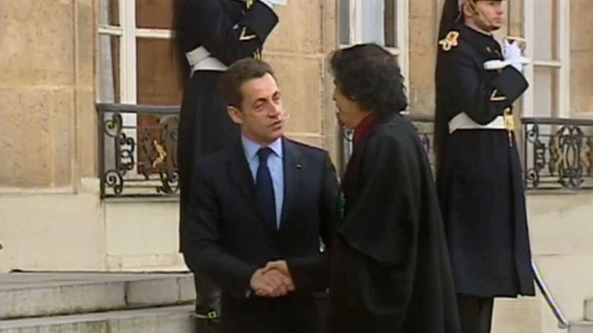Sarkozy riceve il colonnello Gheddafi all'Eliseo 