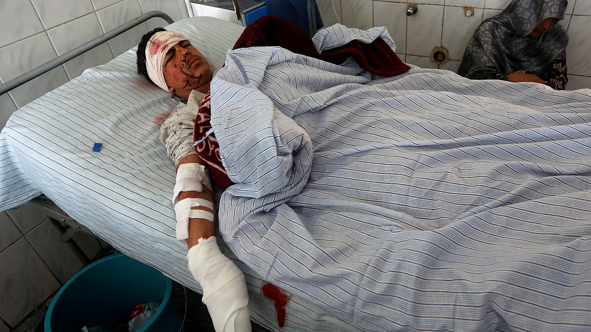 Carnificina num ataque suicida contra mesquita xiita de Cabul
