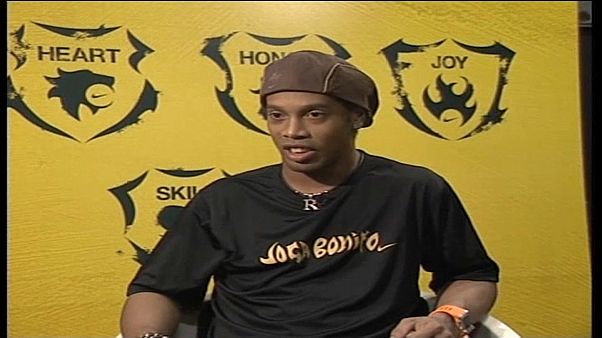 Ronaldinho Gaúcho troca futebol pela política Ronaldinho Gaúcho troca futebol pela política