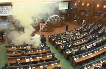 Ismét könnygázt dobtak a koszovói parlamentbe