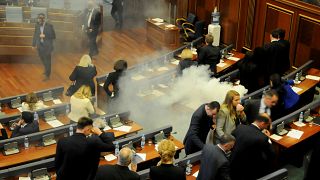 Слезоточивый газ в парламенте