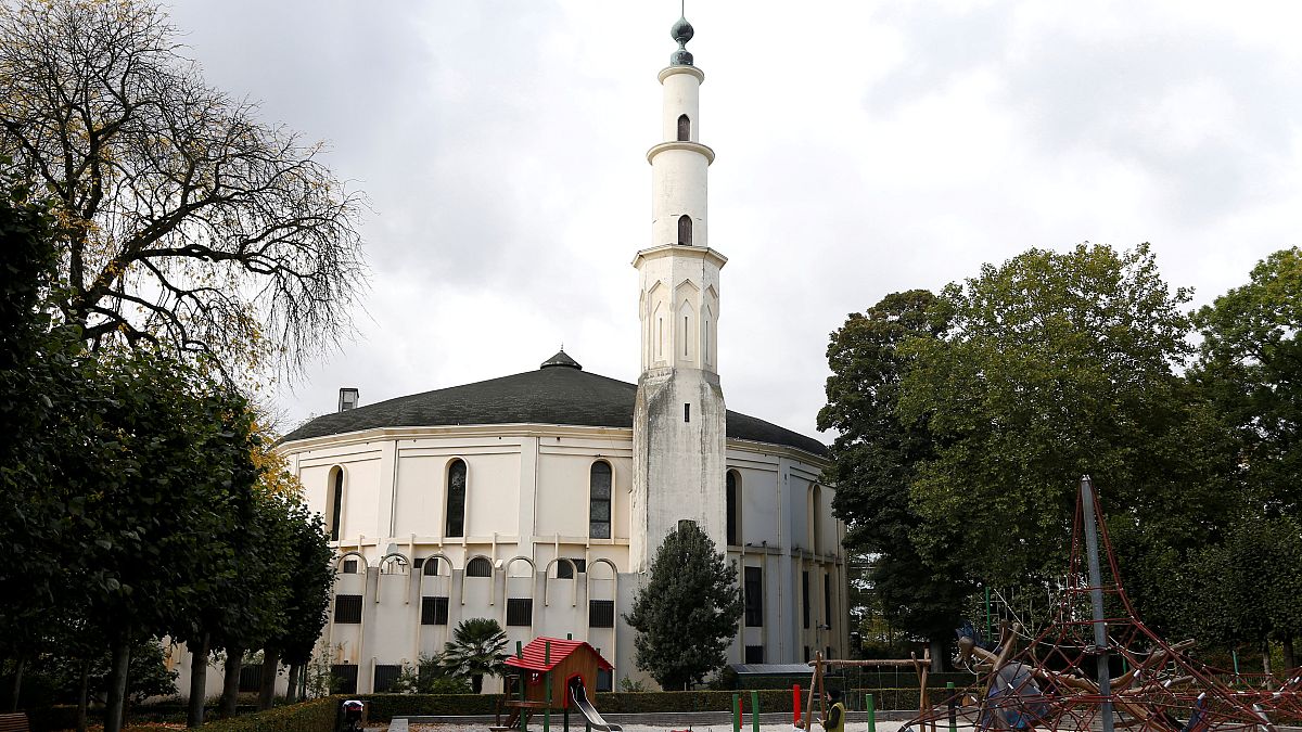 Bélgica controla Grande Mesquita para impôr Islão moderado
