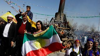 Diyarbakir: Zehntausende Kurden feiern Newroz-Fest