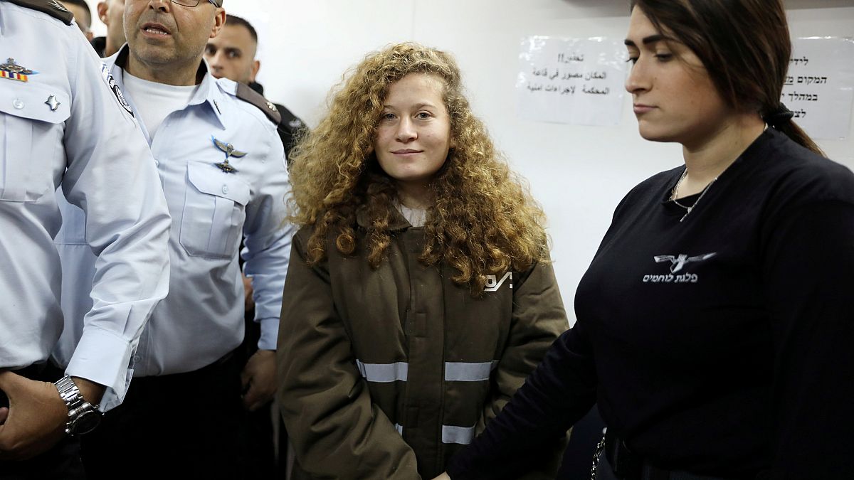 La adolescente palestina en el tribunal