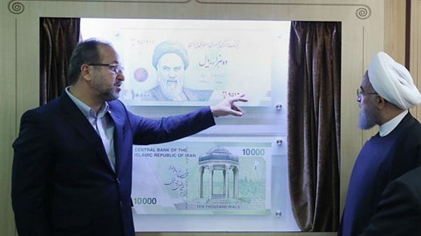 مراسم رونمایی از یکهزارتومانی جدید مراسم رونمایی از یکهزارتومانی جدید