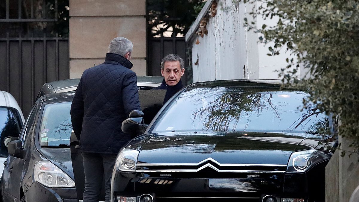 Саркози с возмущением отверг обвинения