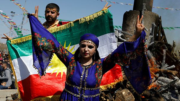 جشن نوروز در ترکیه؛ کردها به حملات دولت در عفرین اعتراض کردند جشن نوروز در ترکیه؛ کردها به حملات دولت در عفرین اعتراض کردند