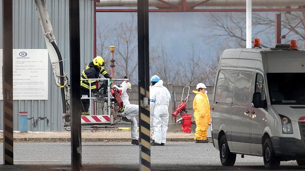 Έξι νεκροί μετά από έκρηξη σε χημικό εργοστάσιο Έξι νεκροί μετά από έκρηξη σε χημικό εργοστάσιο