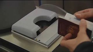 Novos passaportes britânicos serão produzidos por uma empresa europeia
